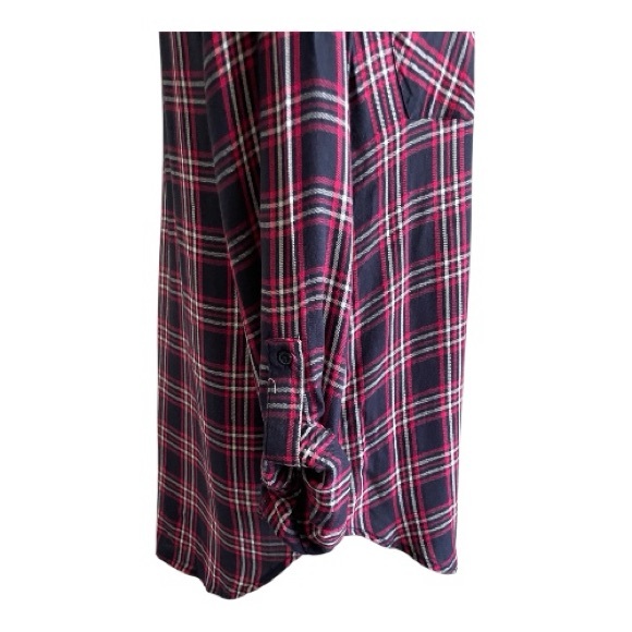 ♥️Banana Republic♥️ Red and Black Plaid Shirt 
Size (Medium) - Picture 4 of 6